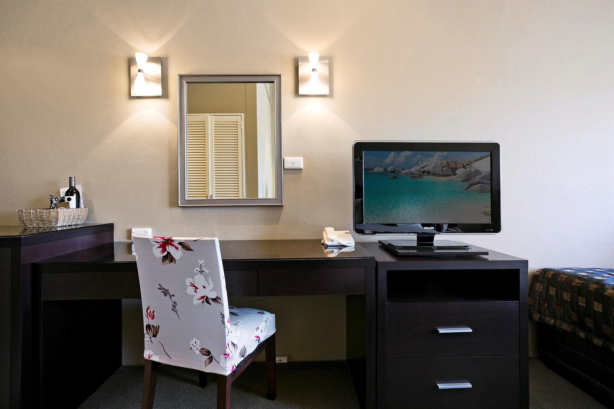 Best Western Sanctuary Inn Τάμγουορθ Εξωτερικό φωτογραφία